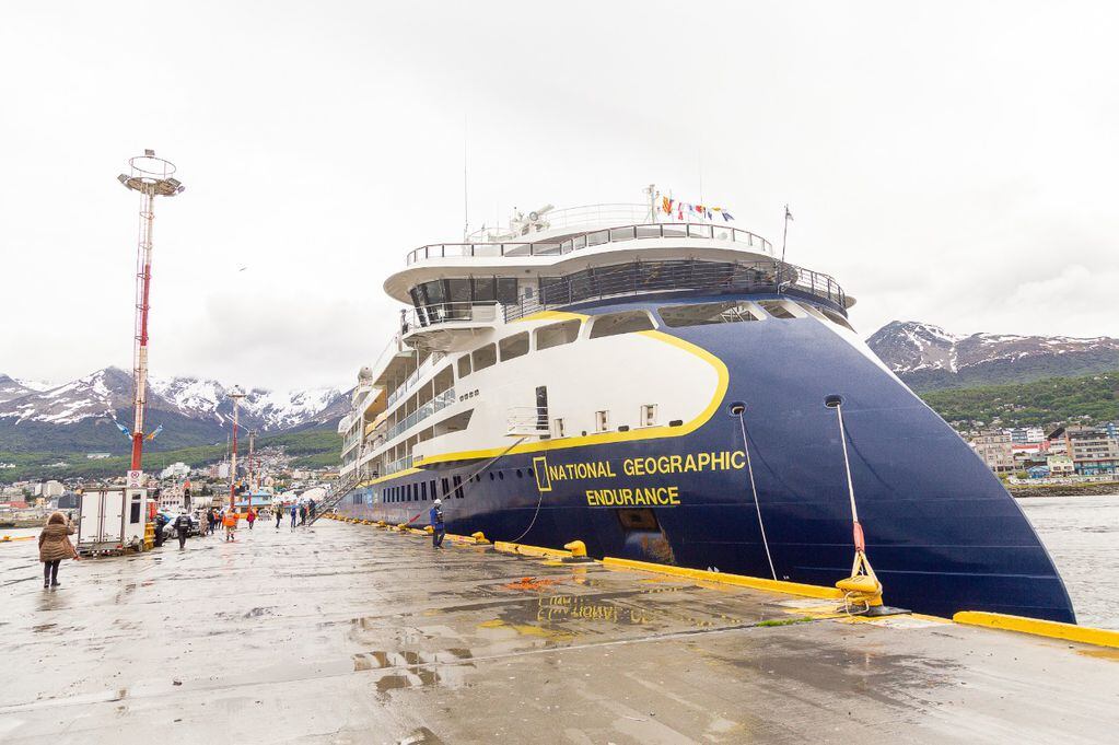 Con la llegada del Crucero Nat Geo Endurance arrancó oficialmente la temporada en Ushuaia.