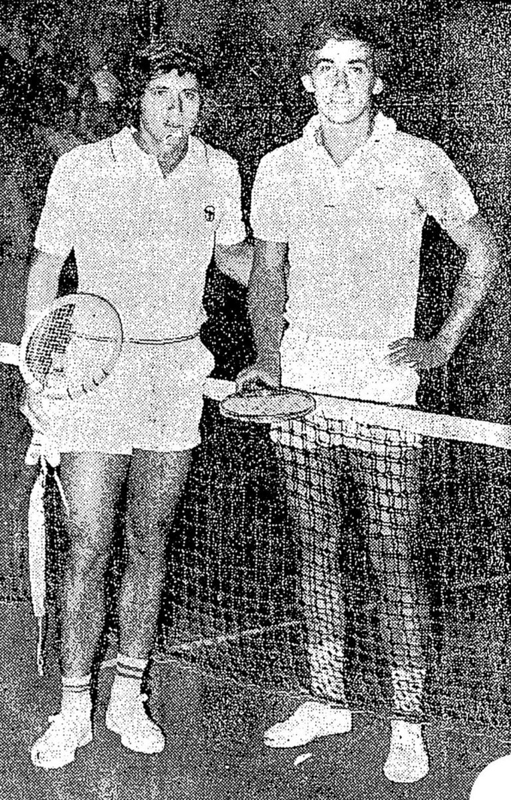 Guillermo Vilas junto al mendocino Manuel Campoy, en las instalaciones del Mendoza Tenis Club.