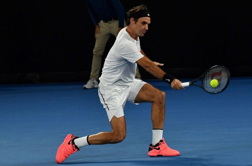 Roger Federer busca su sexto título en Melbourne Park. / AFP PHOTO / Paul Crock /