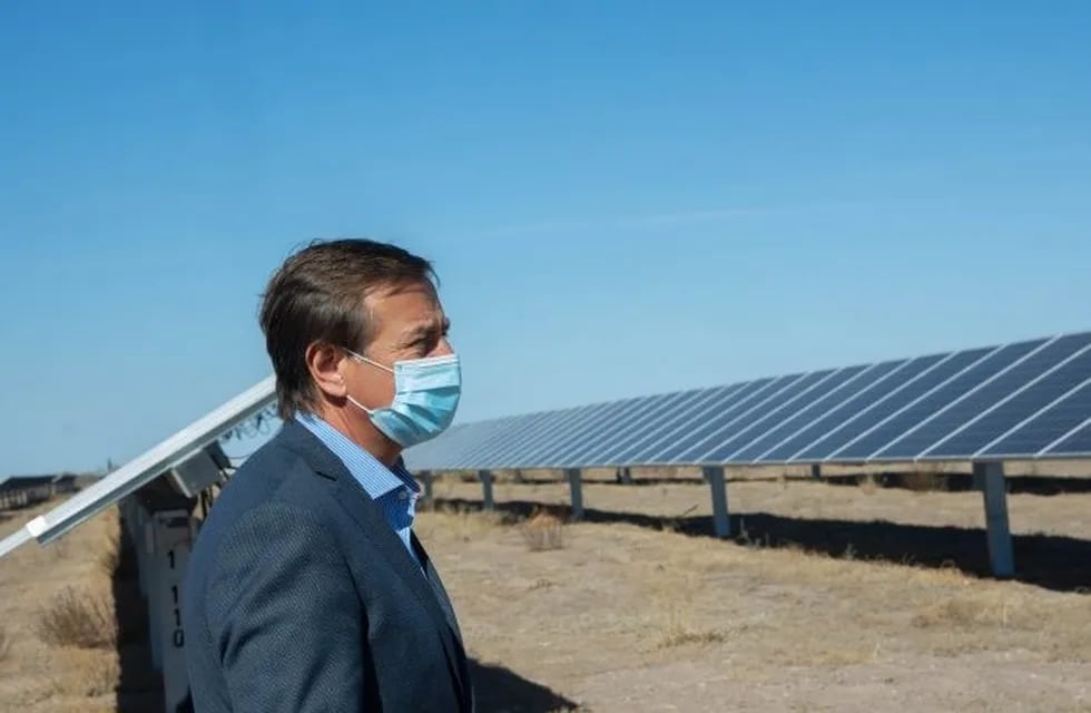 El gobernador Rodolfo Suarez en el parque Solar en Santa Rosa.
