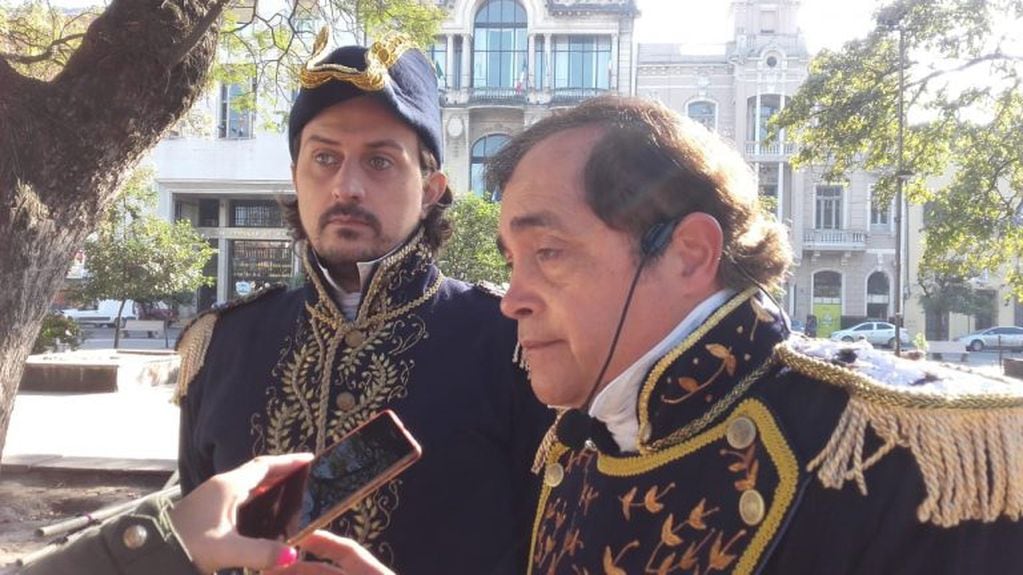 El General José de San Martín (Martín Lombardelli) y Manuel Belgrano (Nelson Alfonso). Foto. Romina Aguirre.