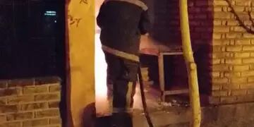 Incendio en vivienda de J. América