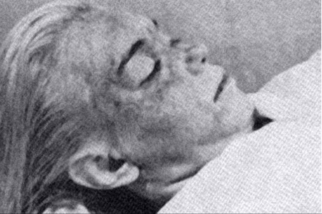 El cuerpo de Monroe permaneció en la morgue por más de 24 horas sin ser reclamado.