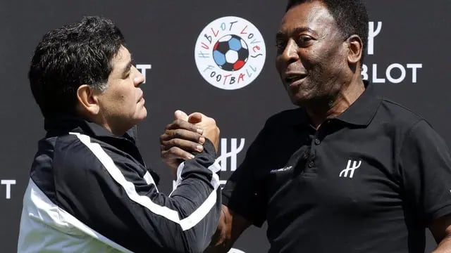  Diego mostró su disconformismo con La Pulga, el día en el cual estuvo reunido con Pelé.