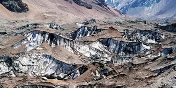  El glaciar Horcones Inferior es el más importante de la subcuenca del río Cuevas, en el Aconcagua.