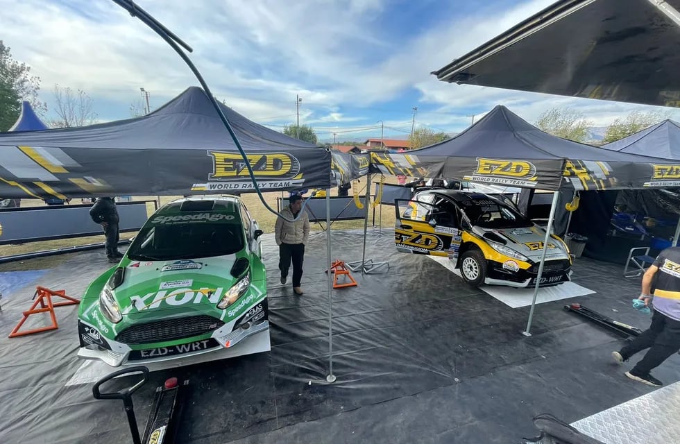 Los autos de Nico Díaz y Juan Carlos Alonso (EZD World Rally Team), listos para el Rally Argentina 2022.