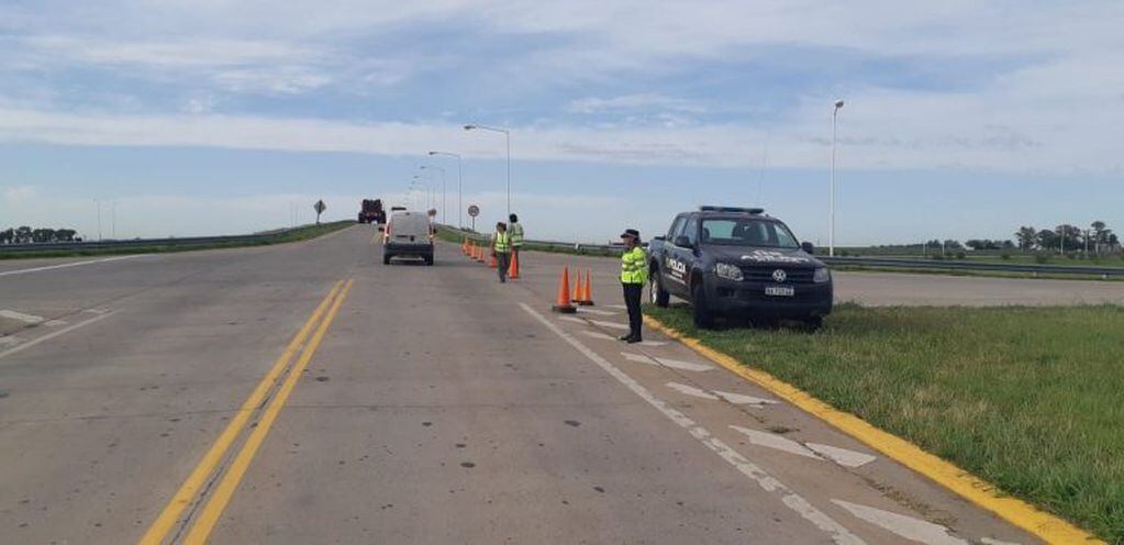 El corte es en la mano a Córdoba de la autopista a la altura de Armstrong. (@redsegvial)