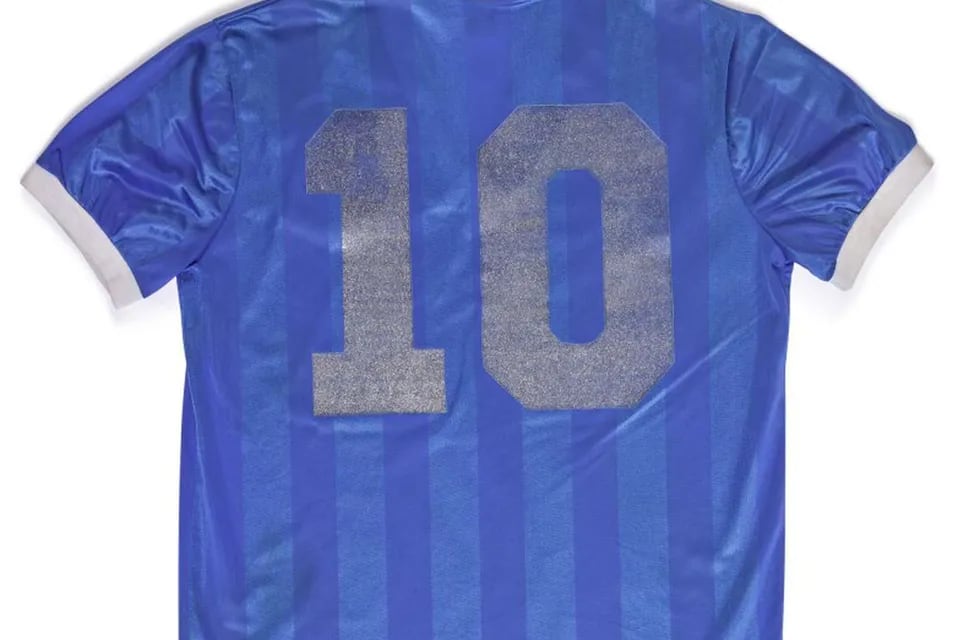 La camiseta que utilizó Diego Maradona en el mundial de México 1986 contra Inglaterra.