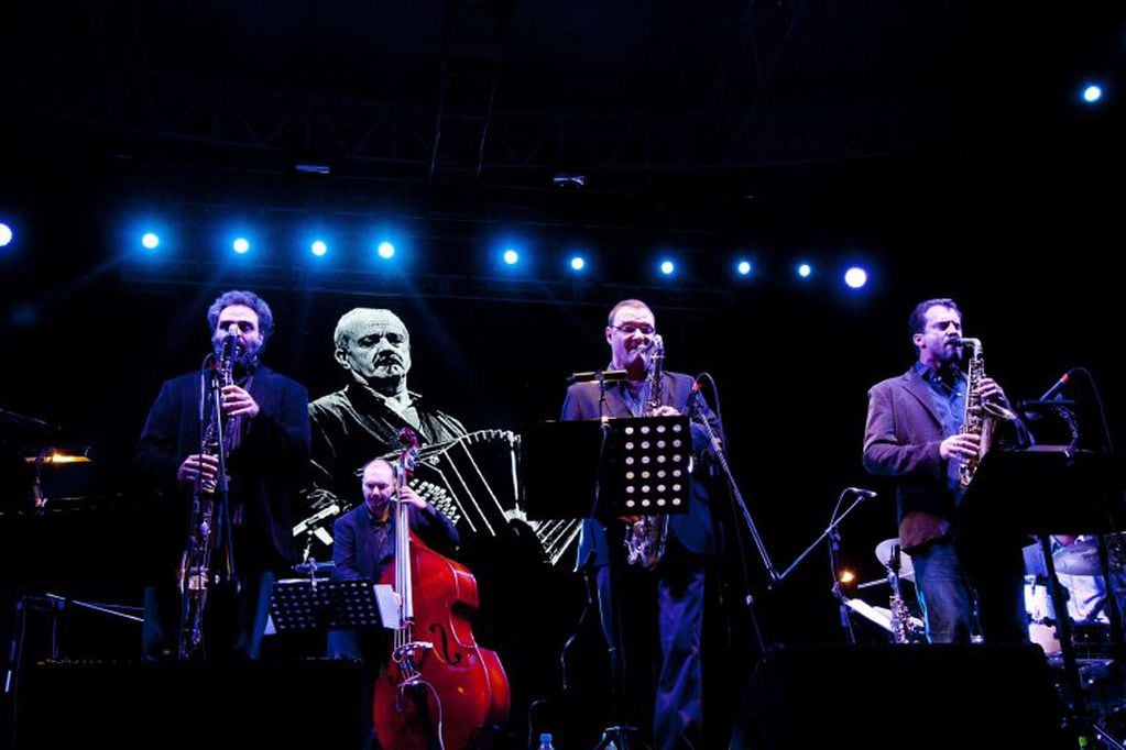 "Escalandrum", durante una presentacion en la Feria del Libro de Guadalajara, México. En su show en Jujuy tendrá un invitado de lujo: el cubano Paquito D´Rivera. También estará la Jujeña Jazz Band.