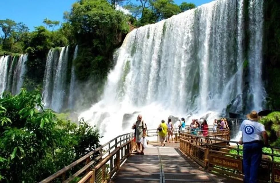 Las Cataratas del Iguazú entre las 10 más elegidas por turistas del mundo