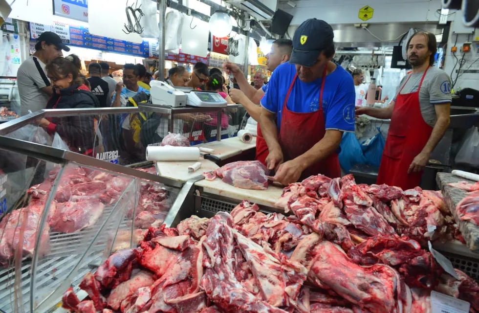 Ventas en el Mercado Norte. (José Hernández / La Voz)