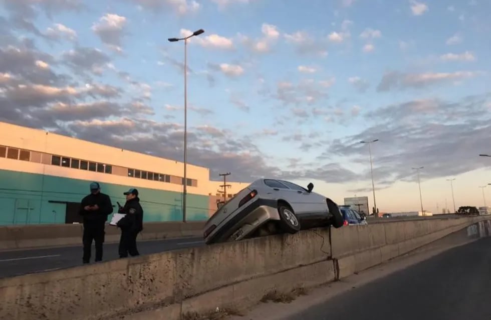 Accidente en avenida La Voz del Interior.