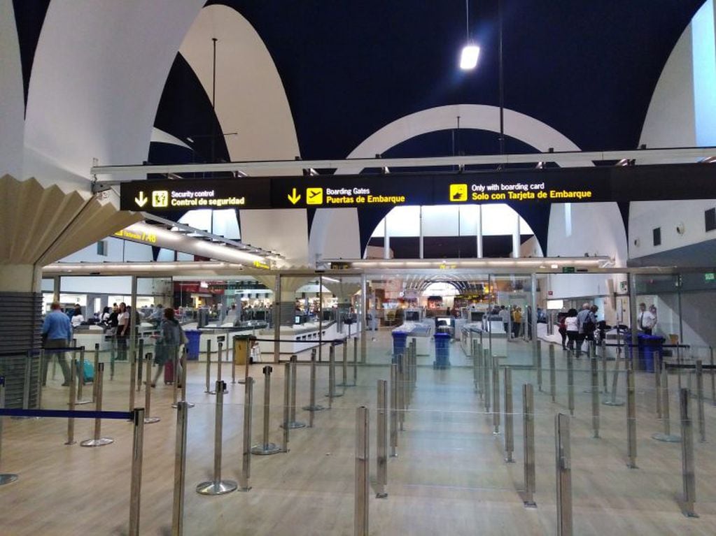Zona de control del aeropuerto de Sevilla. Foto: DPA.