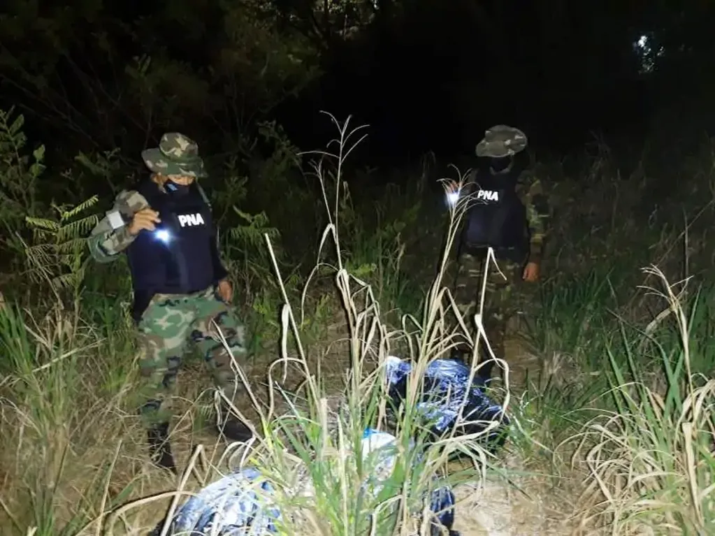 Prefectura Naval Argentina secuestró marihuana en Santa Ana.