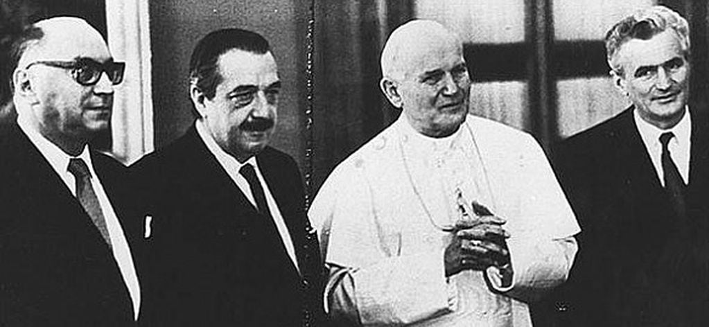 Alfonsín - Papa Juan Pablo II - Conflicto Chile - Argentina