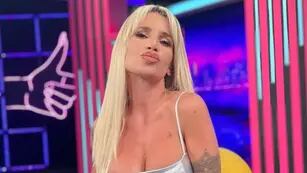 Lo hizo de nuevo: Flor Peña se llevó todos los elogios al posar con una impactante microbikini