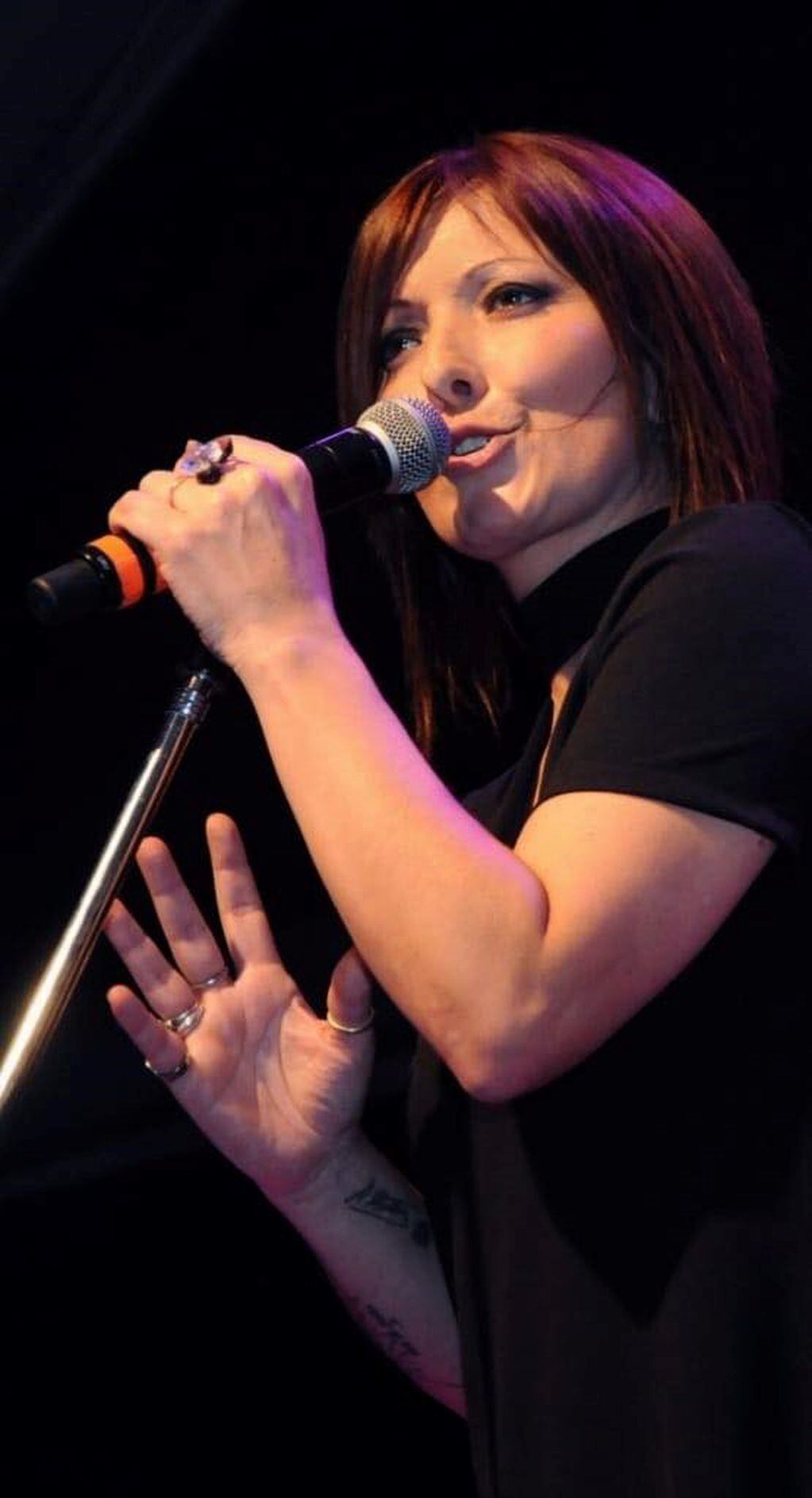 Flavia Hattemer cantante Arroyito