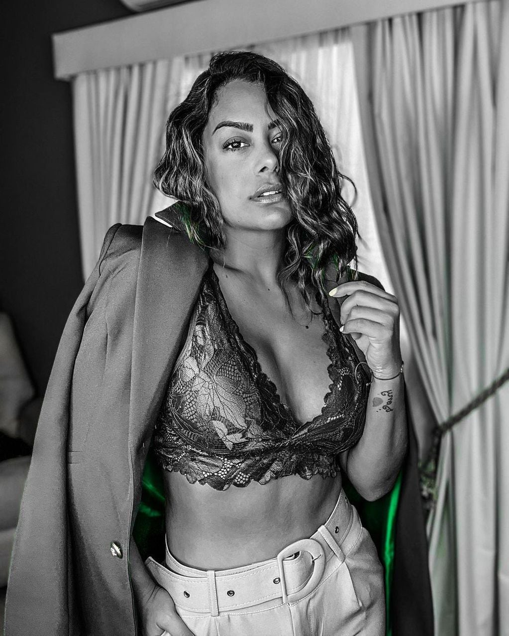 Larissa Riquelme, una bomba sexy que enamora en Instagram
