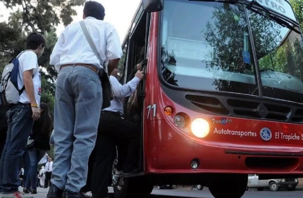 Aumentaría el boleto del transporte público en Mendoza para el 2020.