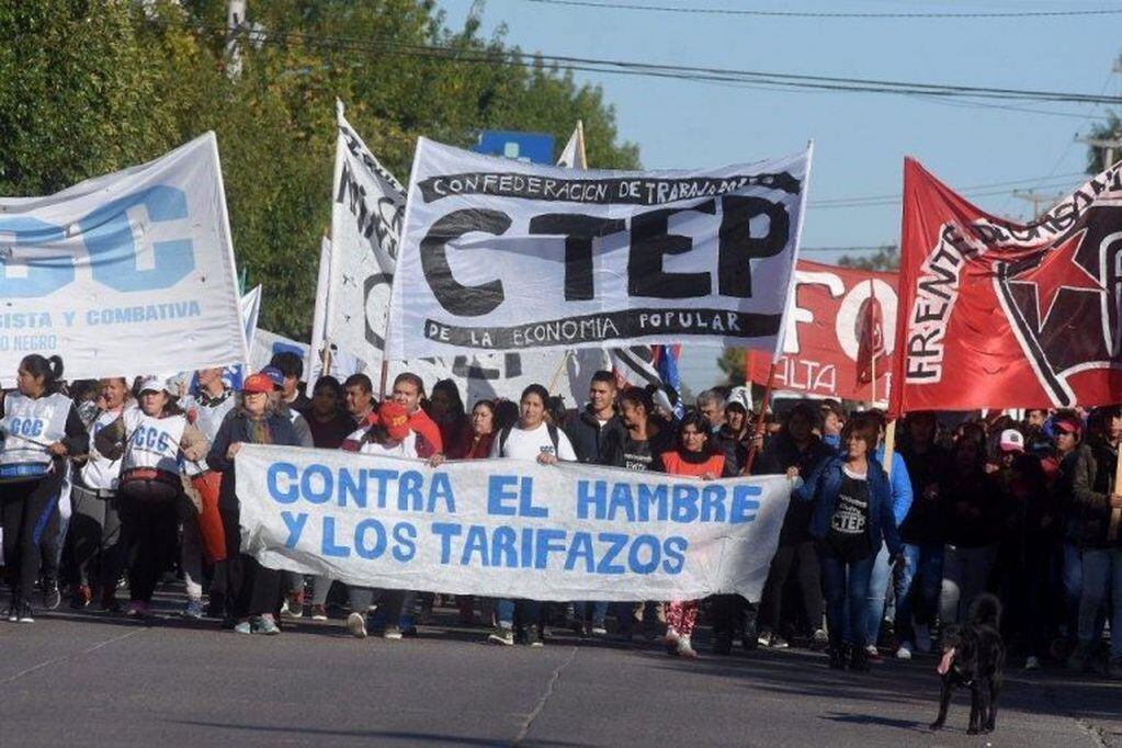 Movilización del CTEP Río Negro (Foto: VDM Noticias).