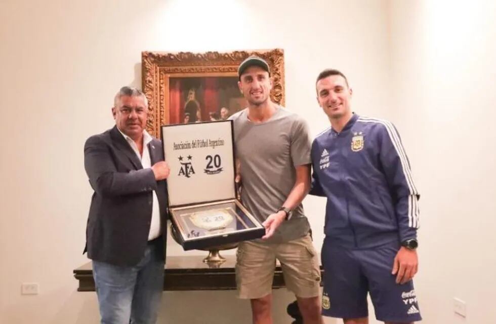 Manu Ginobili visitó a la Selección Argentina en San Antonio. (Twitter)