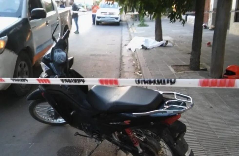Fatal accidente para un motociclista en barrio Universitario