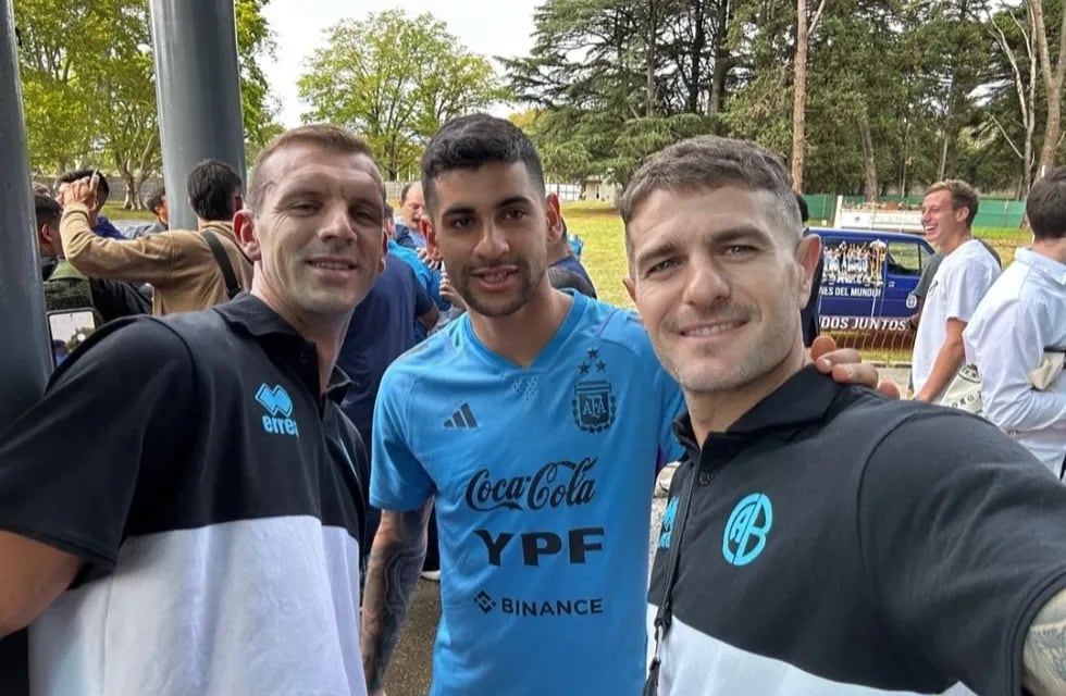 Diego Novaretti y Pablo Vegetti, referentes de Belgrano, junto al Cuti Romero (Instagram)