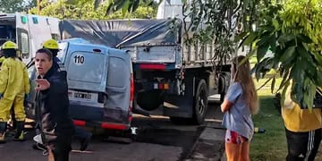 Tres jóvenes murieron tras chocar con un camión en Casilda