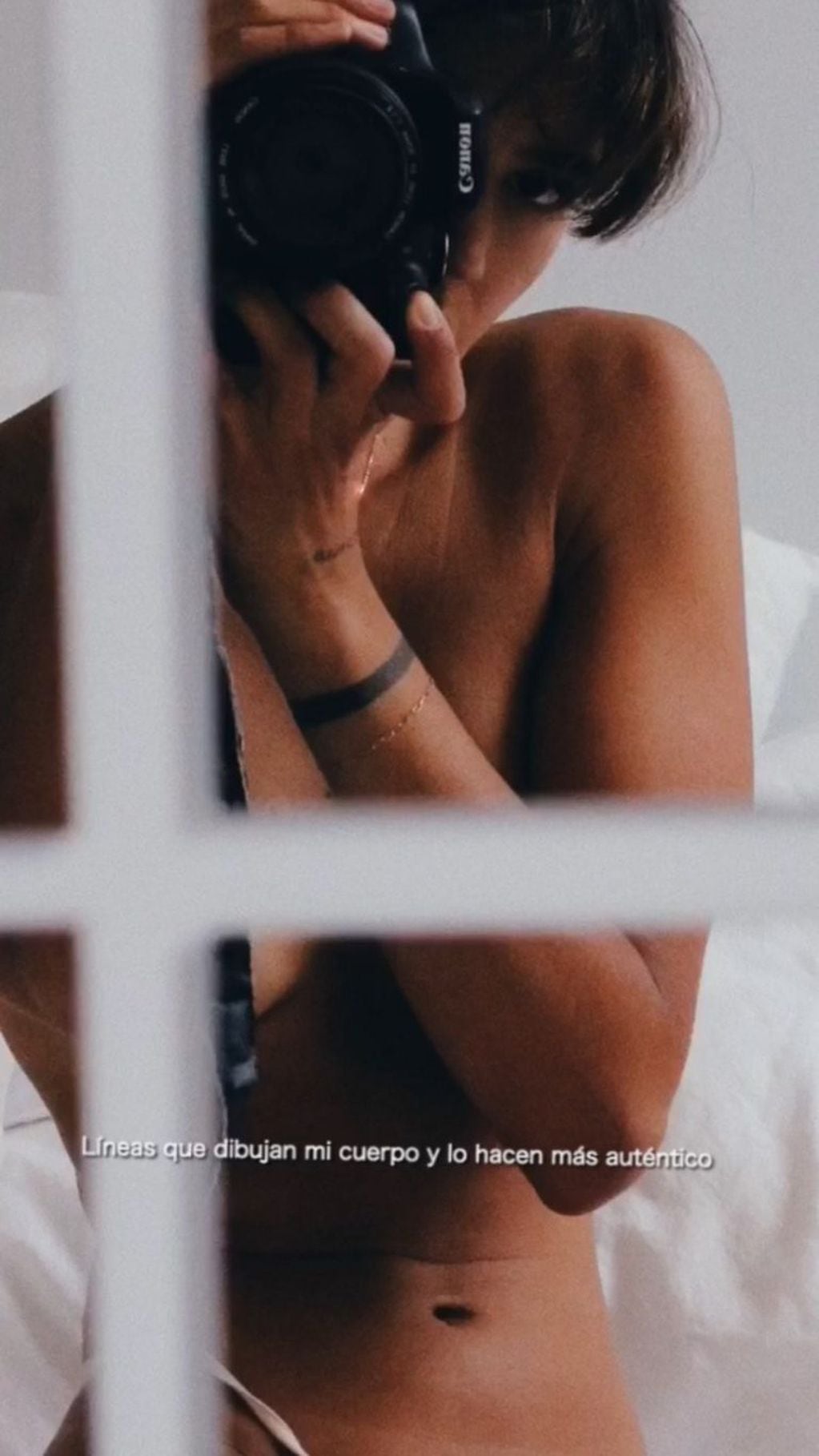 Calu Rivero posó desnuda frente a un espejo para mostrar su cuerpo real  (Instagram/ lacalurivero)