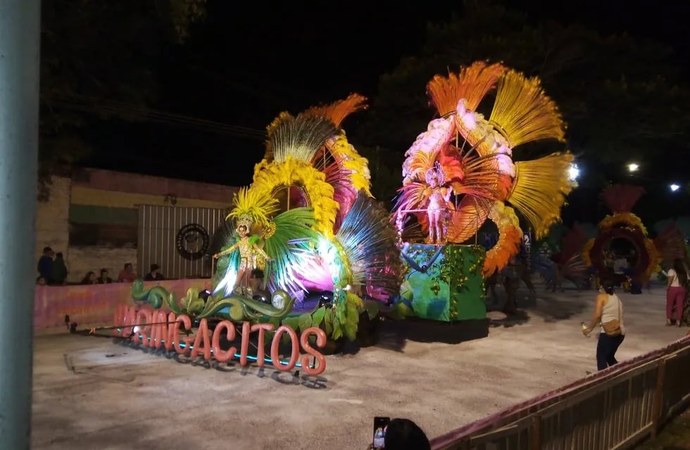 Con alegría y música transcurrió la primera noche de carnaval en Concepción de la Sierra.
