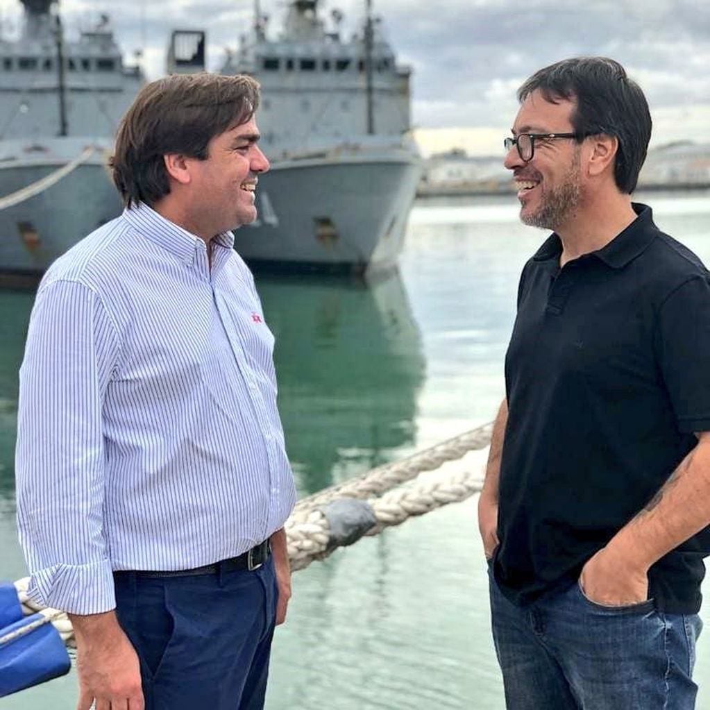 El legislador provincial Emiliano Balbín y Nestor Martínez en Puerto Belgrano
