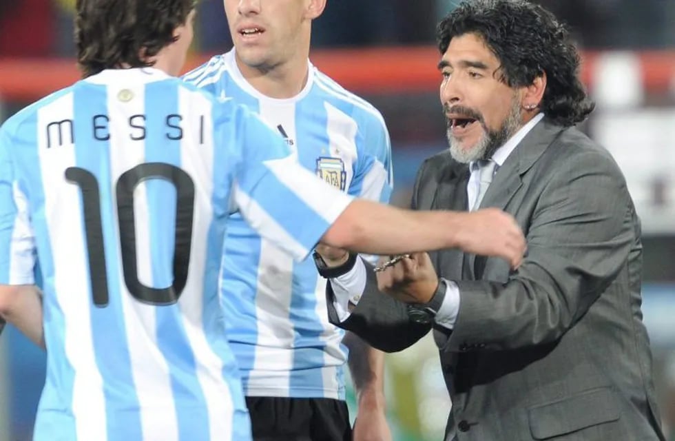 Sudáfrica 2010: a 10 años del debut mundialista de Diego Maradona como DT de la Selección. (EFE)