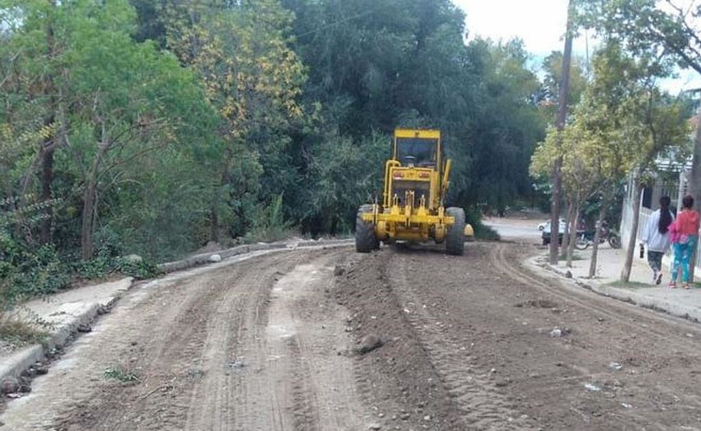 Se continúan realizando mejoras y múltiples tareas de mantenimiento en distintos barrios de Villa Carlos Paz.