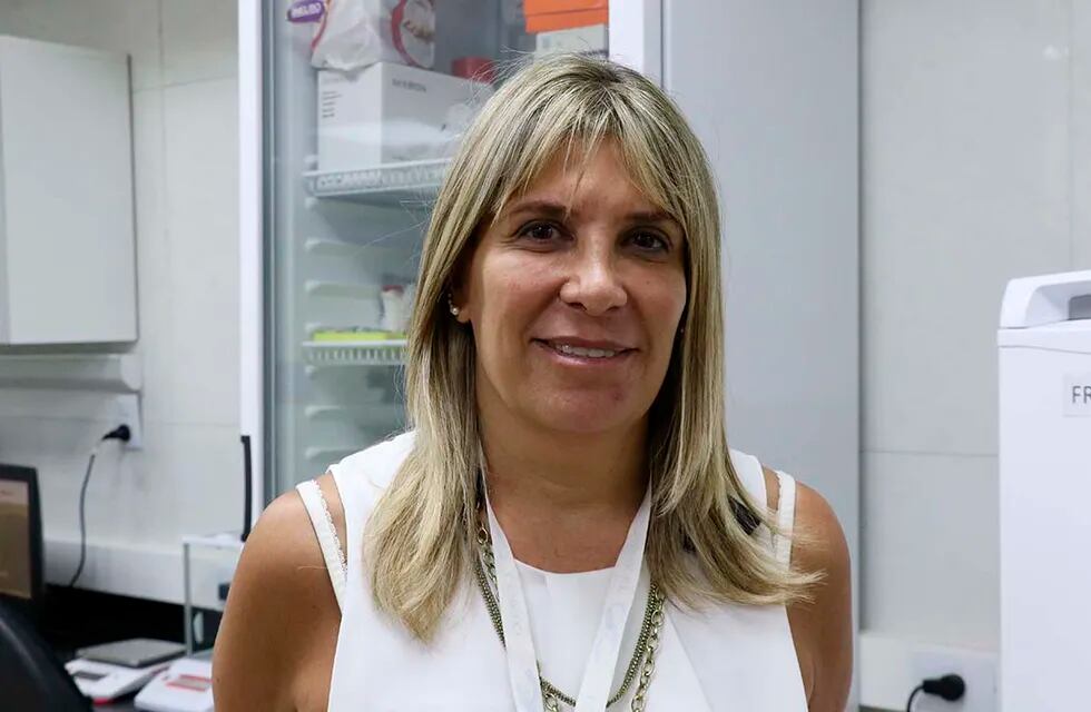 Rosana Chehín, docente de la UNT y directora del Instituto de Medicina Molecular y Celular Aplicada (IMMCA) de triple dependencia entre la UNT, el Conicet y el Ministerio de Salud de Tucumán, lidera la investigación.