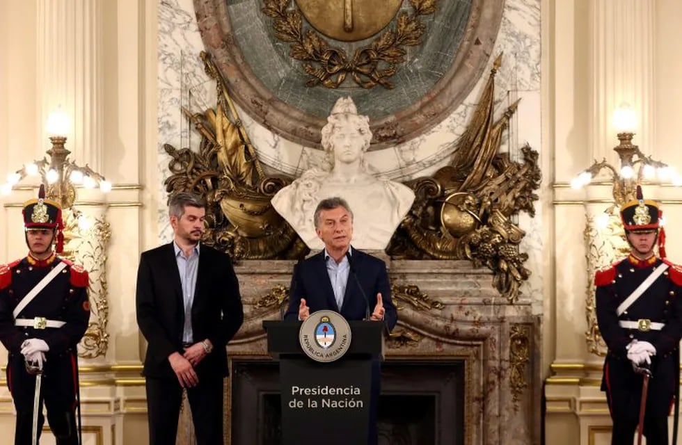 Mauricio Macri junto a Marcos Peña, en la Casa Rosada.