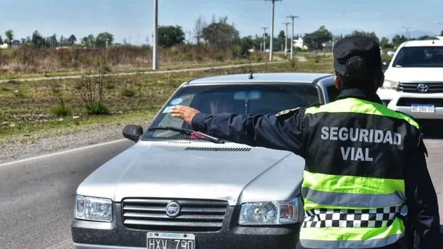 Durante el fin de semana largo la Policía de Salta controló cerca de 27.700 vehículos y labró 3777 multas por distintas infracciones.