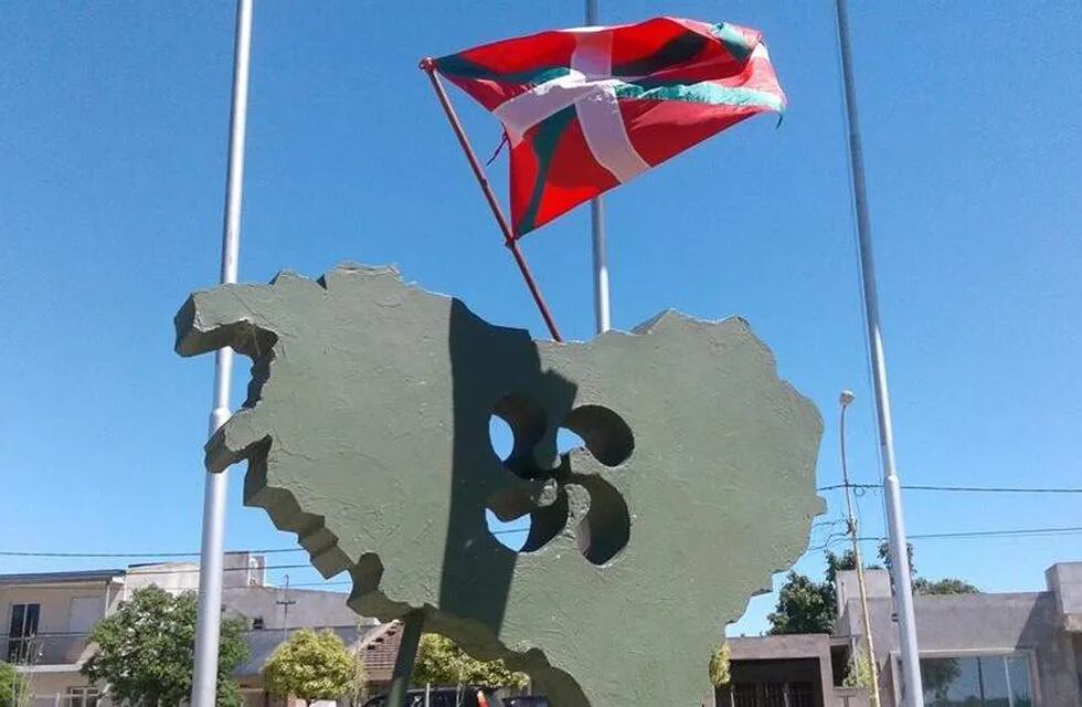 Plaza de los Países Vascos, Tres Arroyos