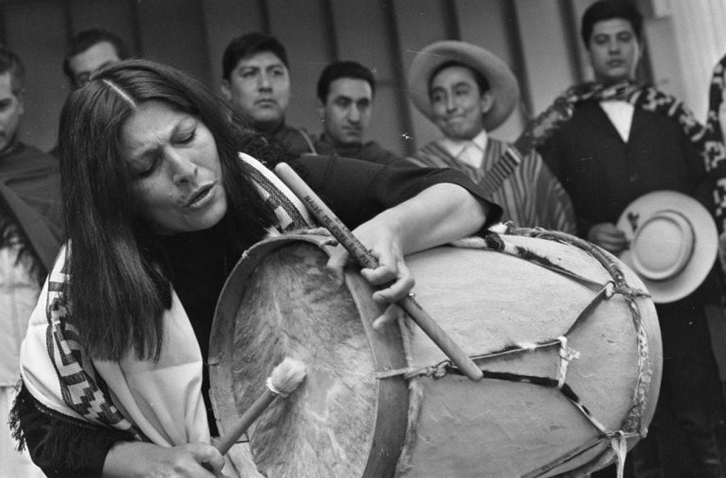 Mercedes Sosa en una de sus actuaciones en 1967. Crédito: Roon Kroon. Anefo