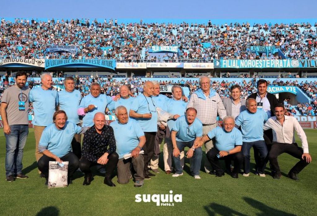 El merecido reconocimiento a los jugadores de Belgrano que jugaron el Nacional en 1968.