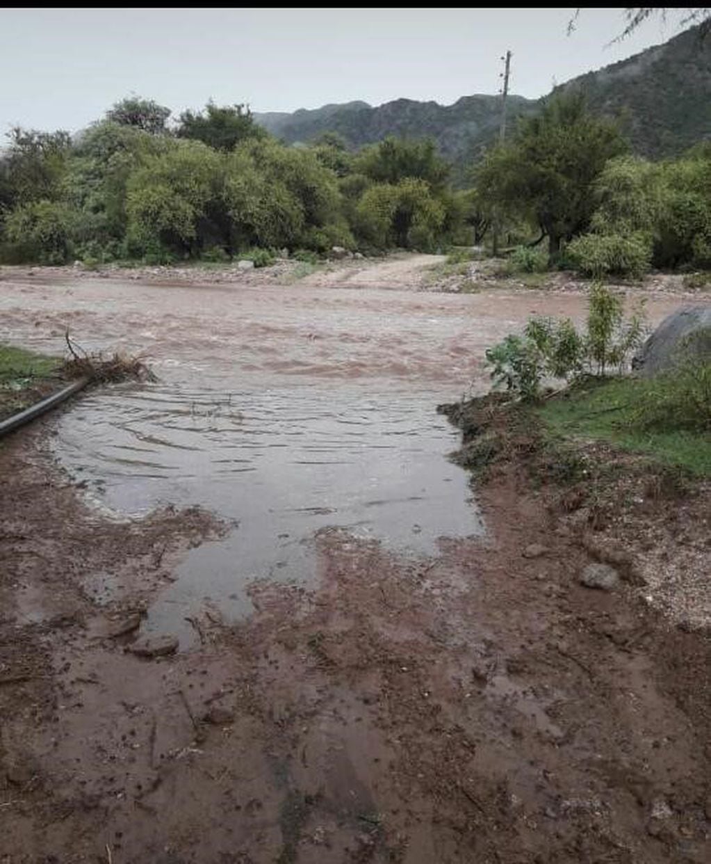 En el departamento Facundo Quiroga se produjo una creciente en uno de los ríos de la zona