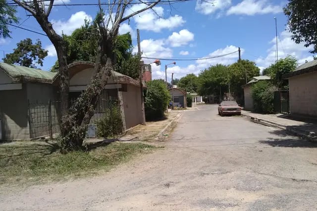 En el barrio PAMI de Villa de Mayo los jubilados denuncian "abandono" por parte del Estado.