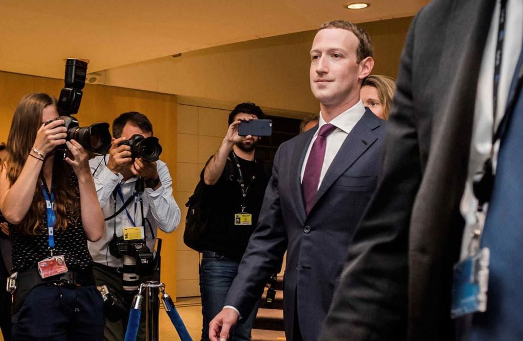 Mark Zuckerberg luego de declarar en el Parlamento Europeo (Archivo). (AP)