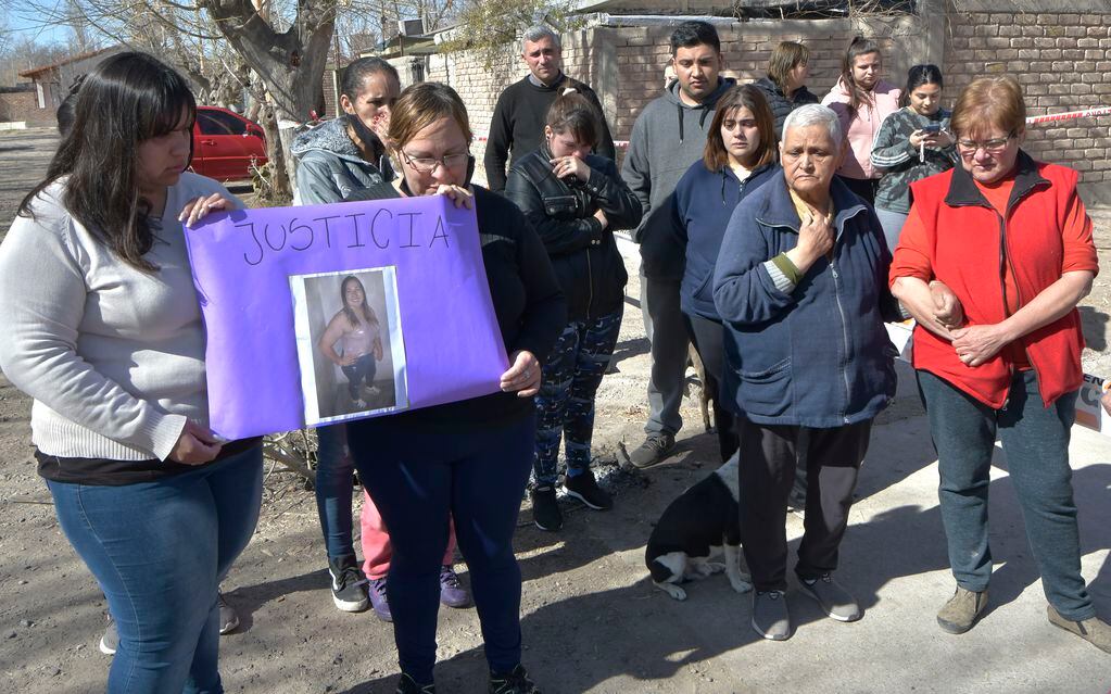 Femicidio en Rivadavia. La joven asesinada fue identificada como Karen Ríos (20). El femicida, Hugo Orlando Sosa (41), fue capturado.
