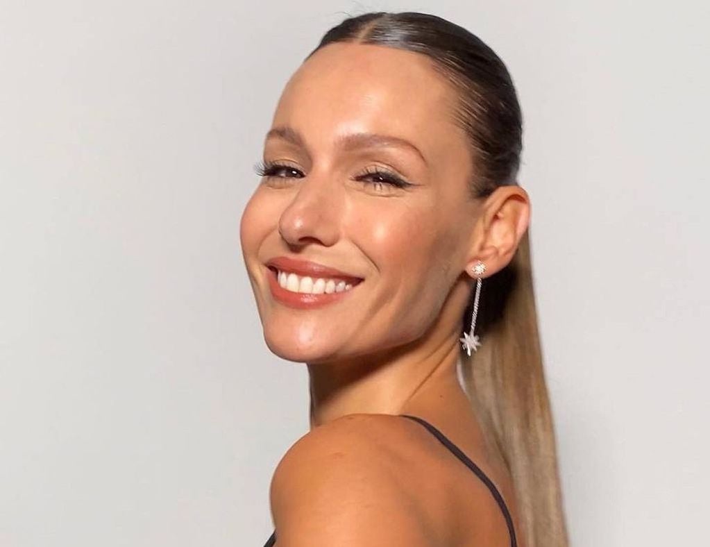 Pampita despierta suspiros adonde quiera que vaya.