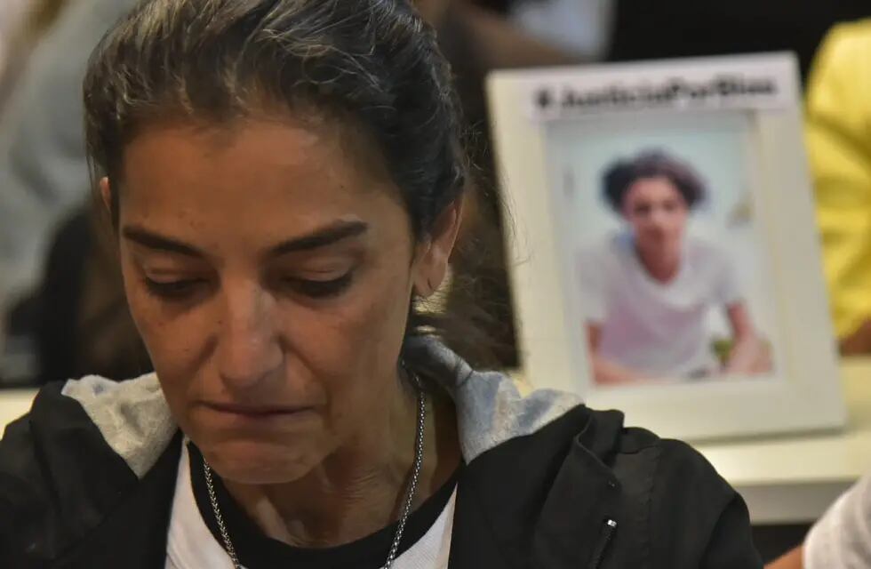 Momento de la lectura de la sentencia por el asesinato de Valentino Blas Correas con su madre, Soledad Laciar (Facundo Luque / La Voz).
