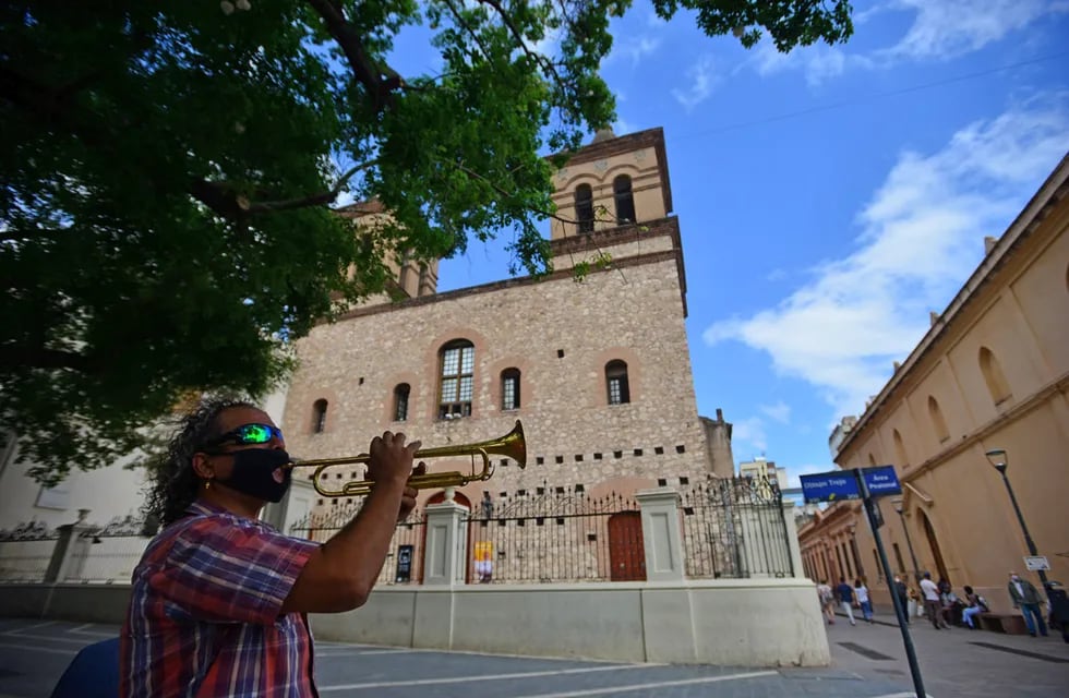 El centro de Córdoba es uno de los lugares predilectos de los turistas. (Nicolás Bravo)