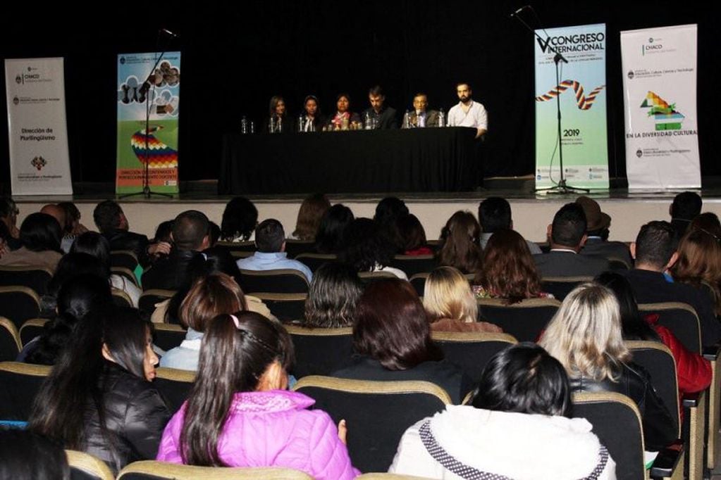 Más de mil personas asistieron al primer dia, entre talleres y disertaciones,  del Congreso de Lenguas Identitarias.