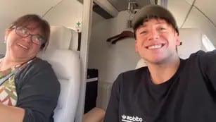 Paulo Londra viajó en un lujoso avión con su madre