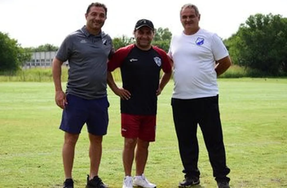 Daniel Mira y el Sapito Coleoni le pusieron fútbol a la preparación de sus equipos.