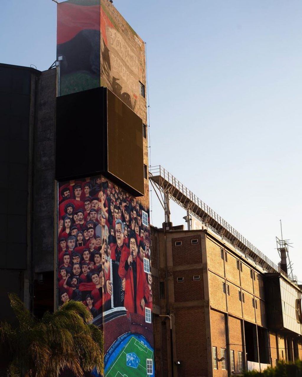 El mural fue encargado al artista callejero Andrés Iglesias Petroselli. (@cobreart)